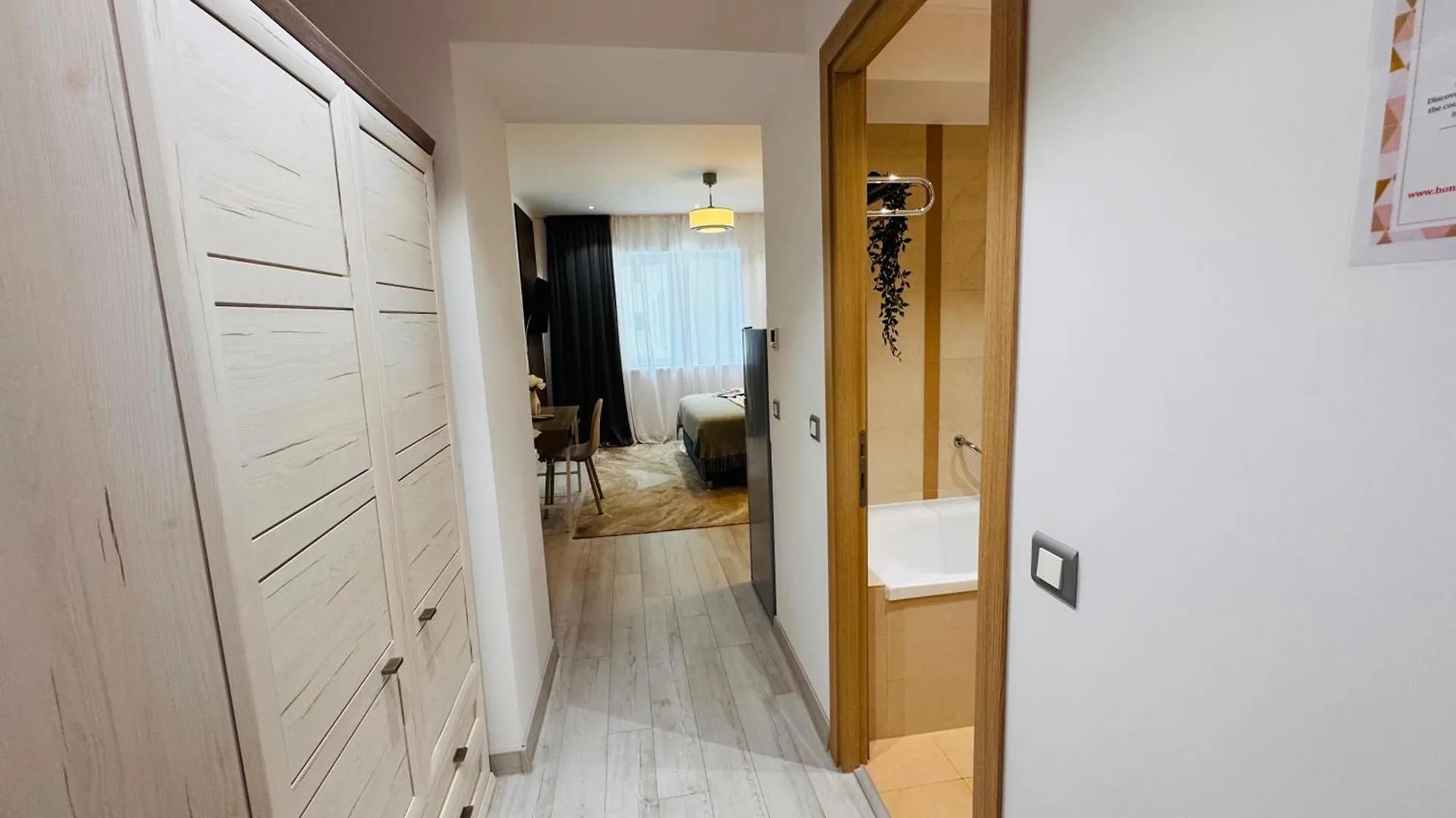 Apartment Deluxe Studios - Perfect For Short Or Long Stays Bucharest Romania