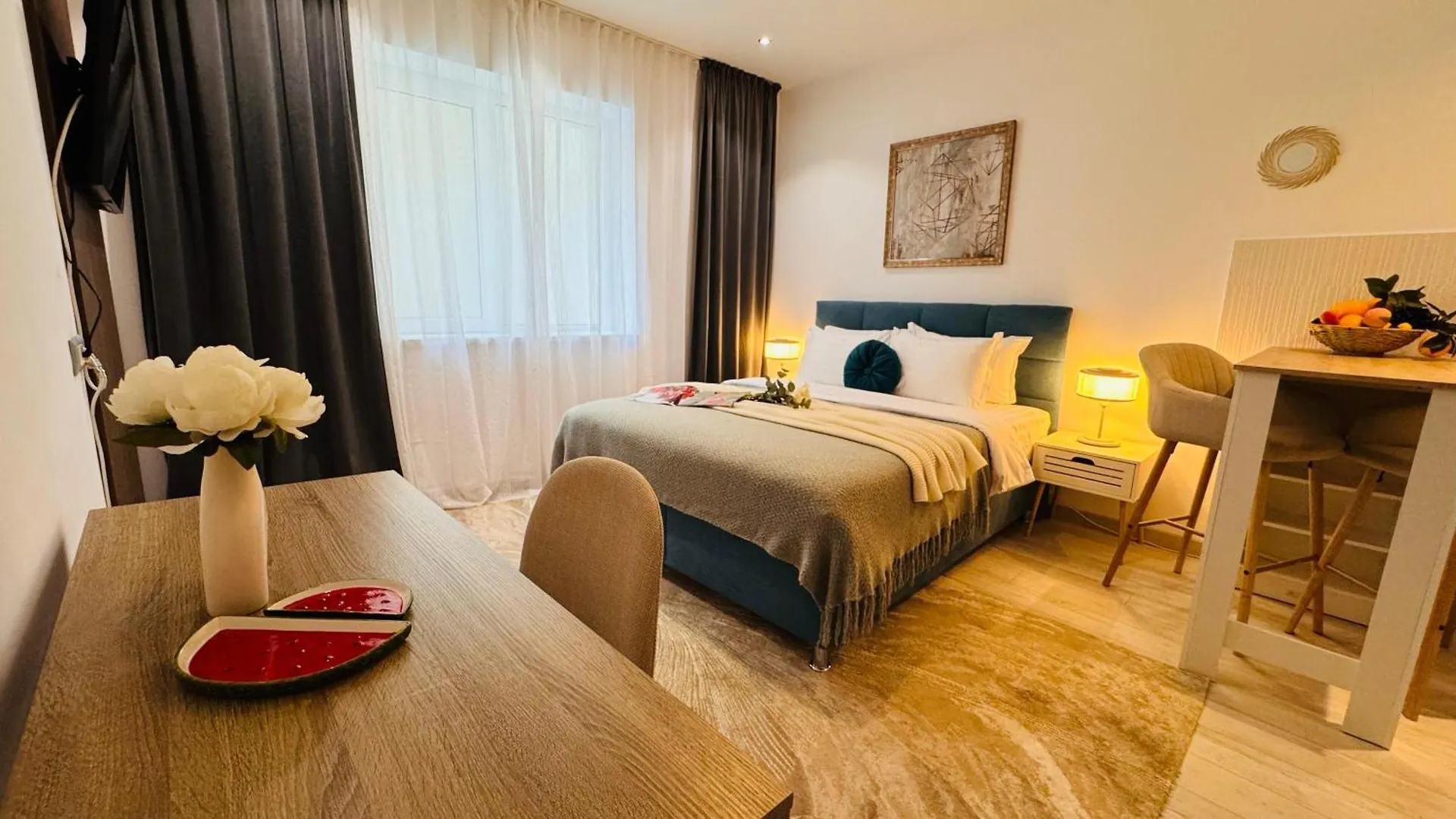 Deluxe Studios - Perfect For Short Or Long Stays Bucharest 0*,  Romania