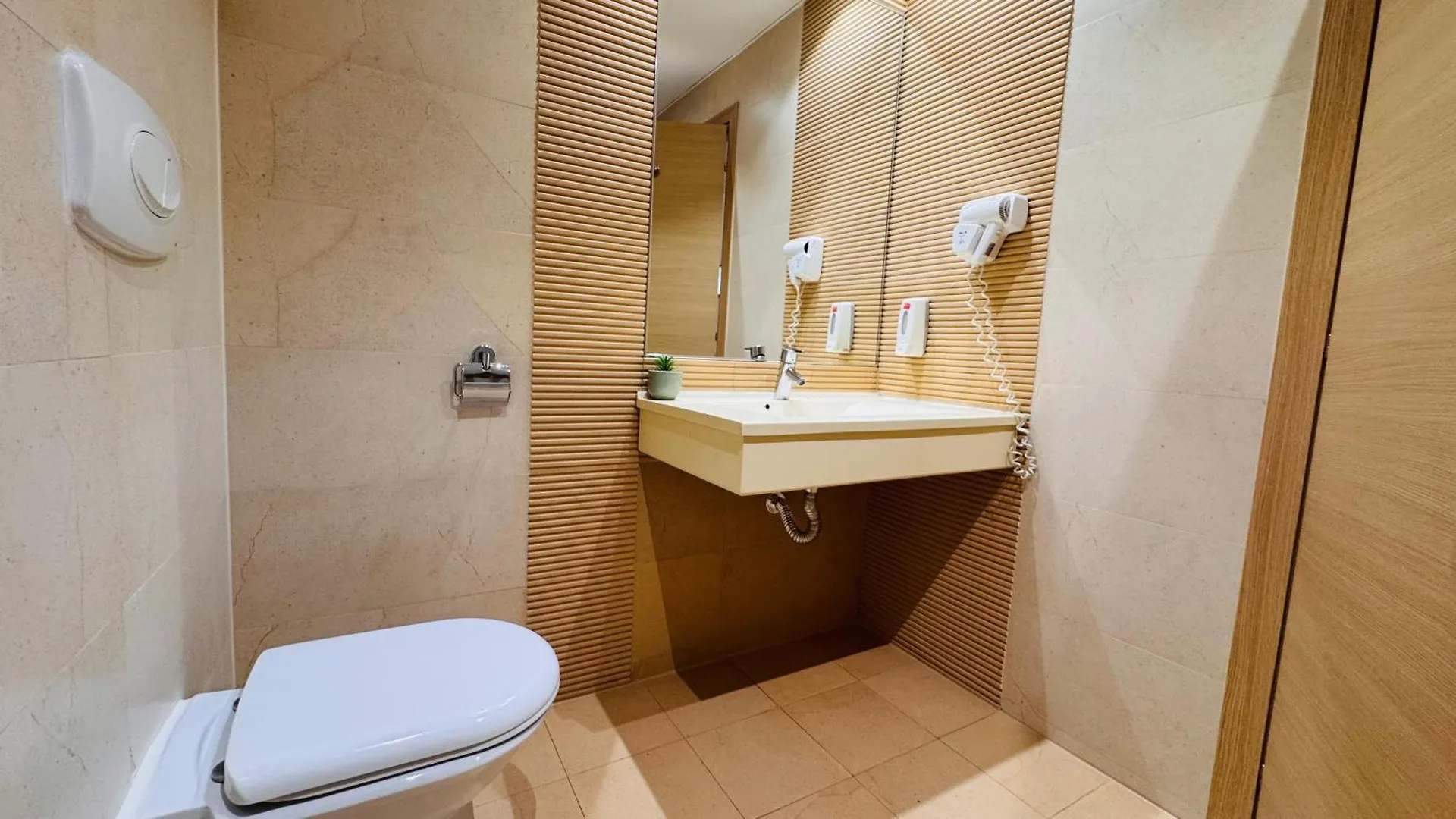 Deluxe Studios - Perfect For Short Or Long Stays Bucharest Apartment