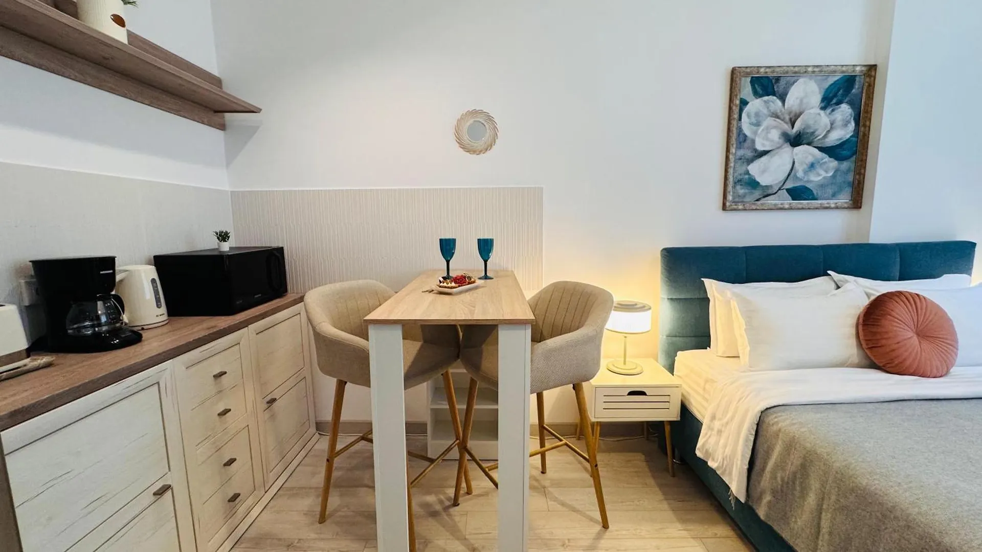 Deluxe Studios - Perfect For Short Or Long Stays Bucharest Apartment